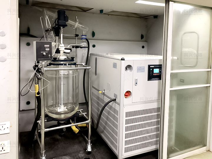 上?？婆d儀器與某公司合作